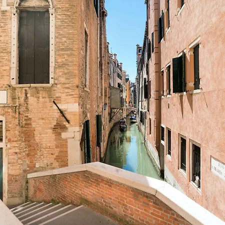 Πανσιόν Ca' Maria Callas 4*