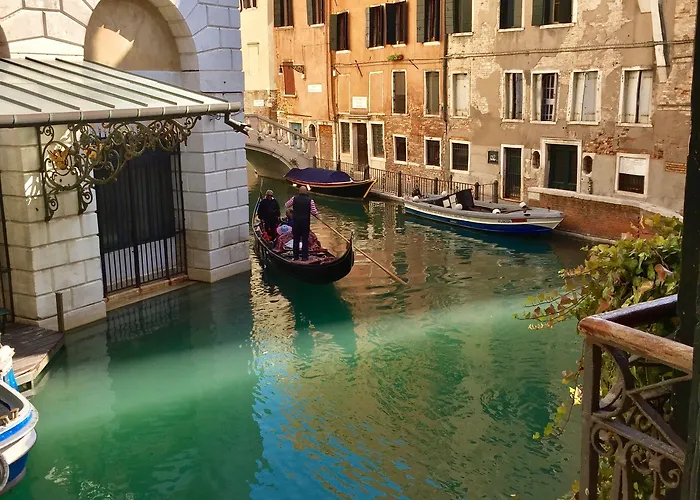 كا ماريا كالاس بيت ضيافة